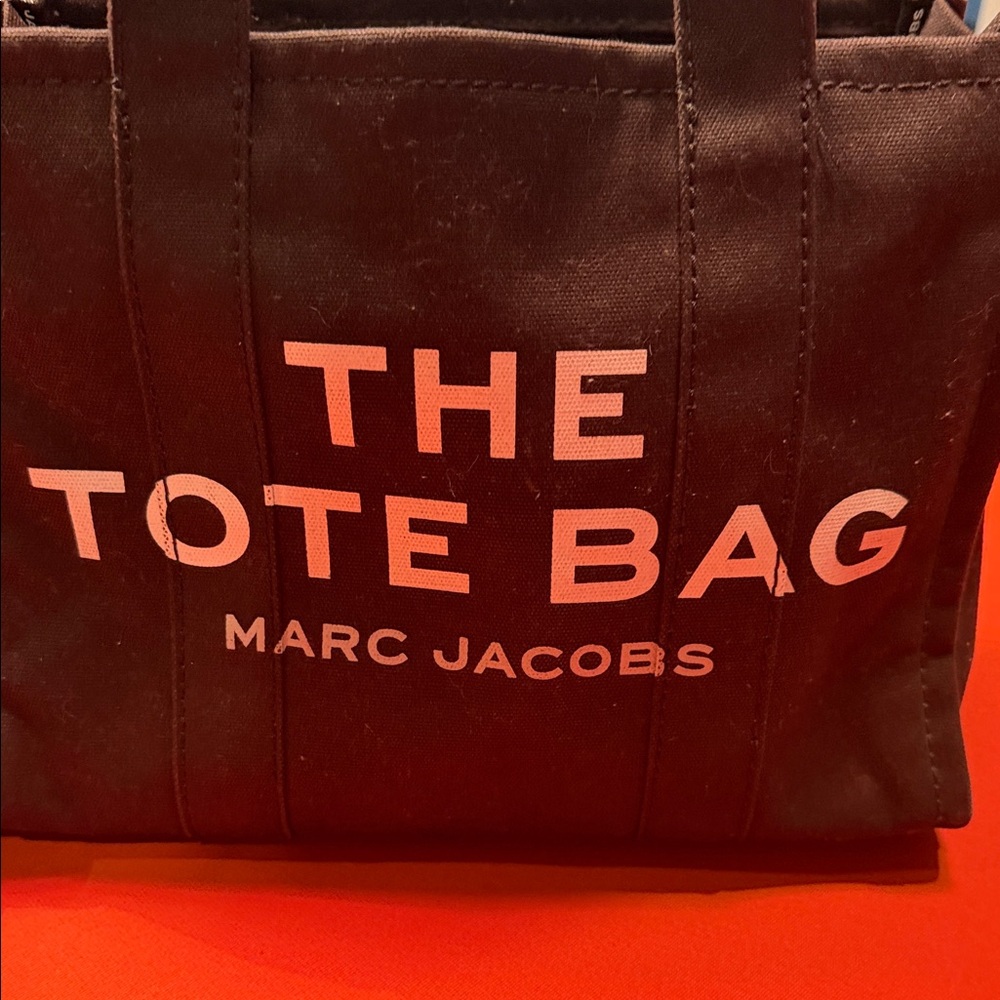 Marc Jacobs Black Messenger Bag - Picture 5 of 7